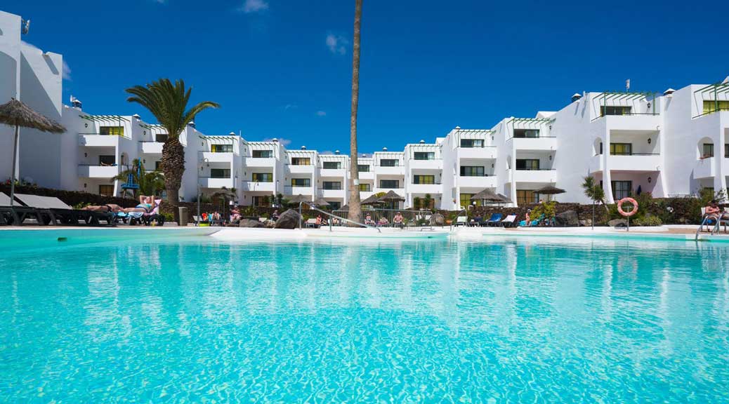 beautiful looking pool of club siroco aparthotel