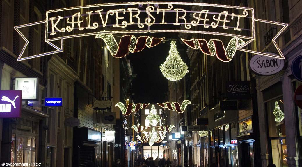 off the beaten track night street kalverstraat amsterdam netherland