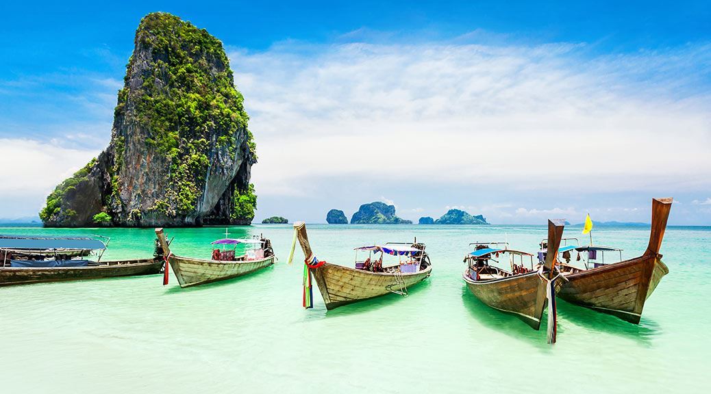 december-holiday-phi-phi-island-phuket-thailand